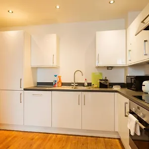 https://lovely-room-in-modern-apartment.cambridgehotelsuk.com