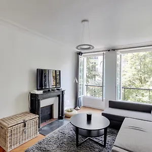 https://perle-marais-1br-spacious-45m2.fr-paris.fr